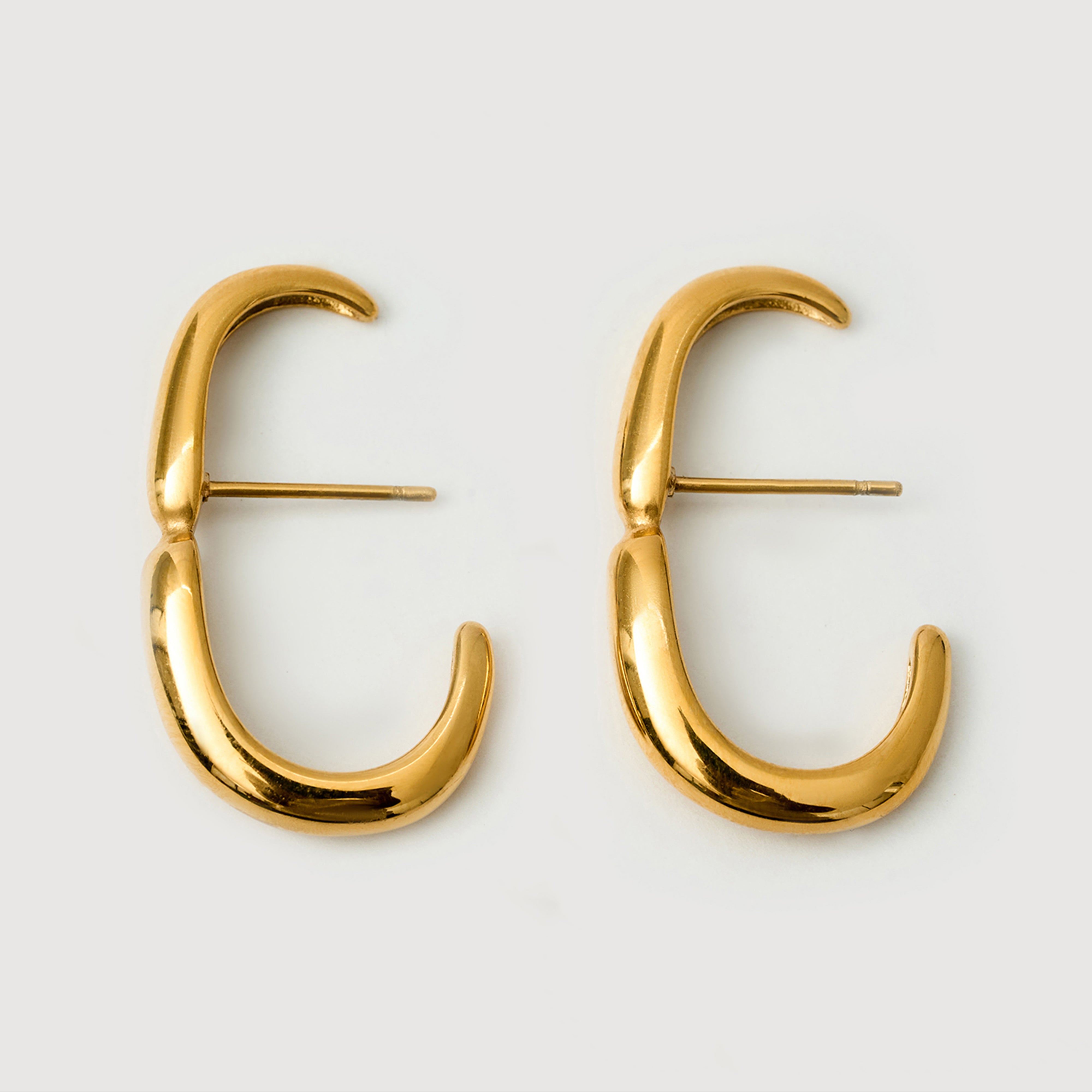 Lina Curve Earrings in 18K Gold Plated