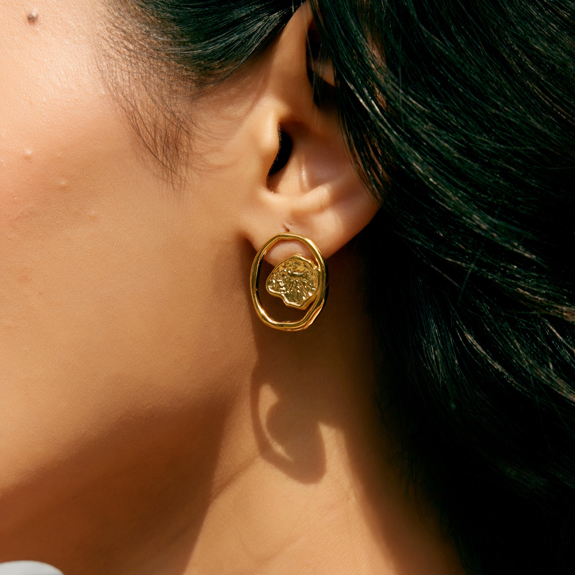 Aurelia Crest Stud Earrings in 18K Gold Plated