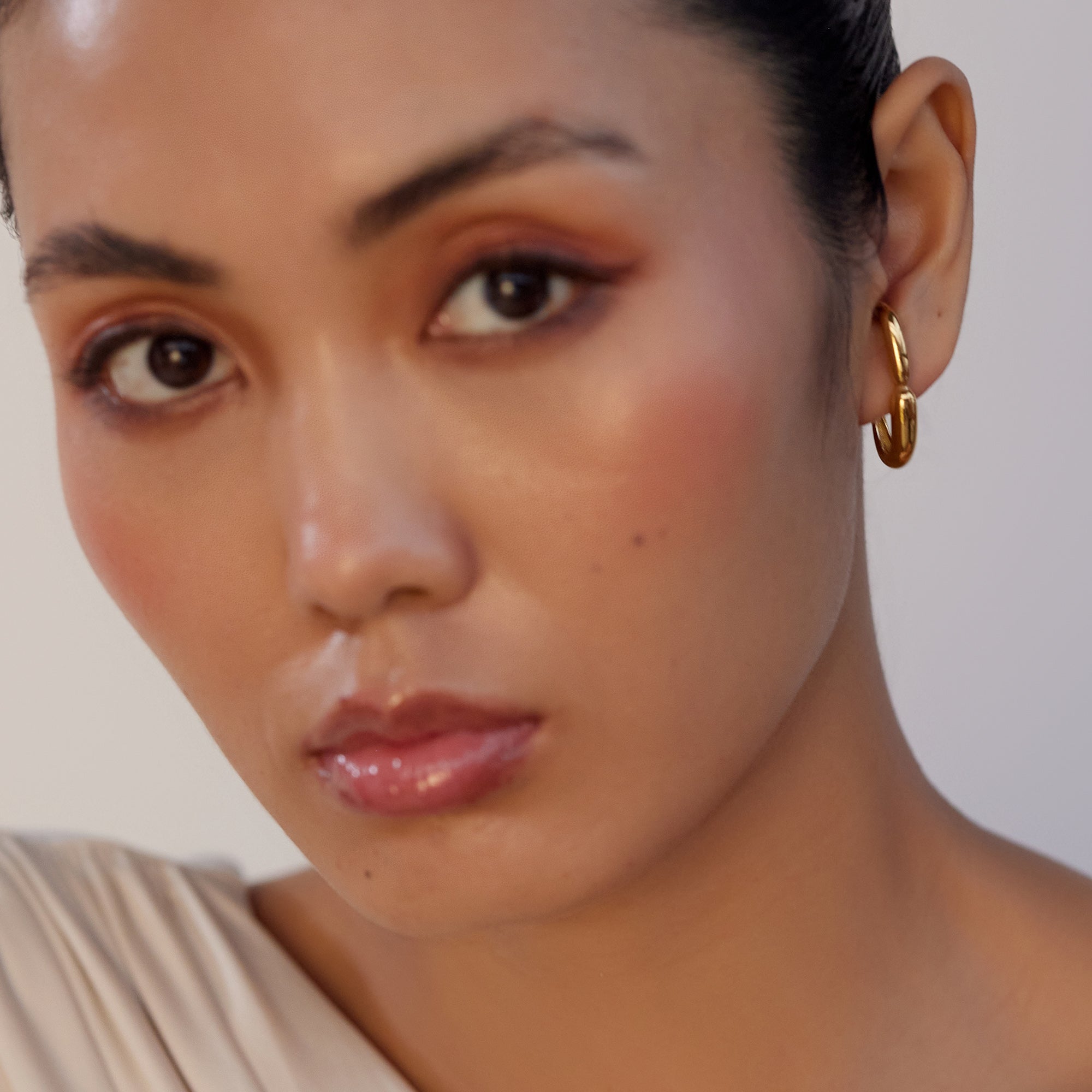 Lina Curve Earrings in 18K Gold Plated