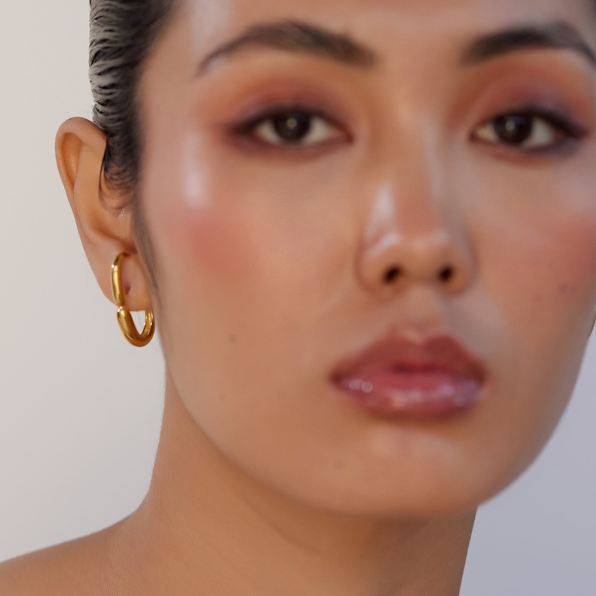 Lina Curve Earrings in 18K Gold Plated