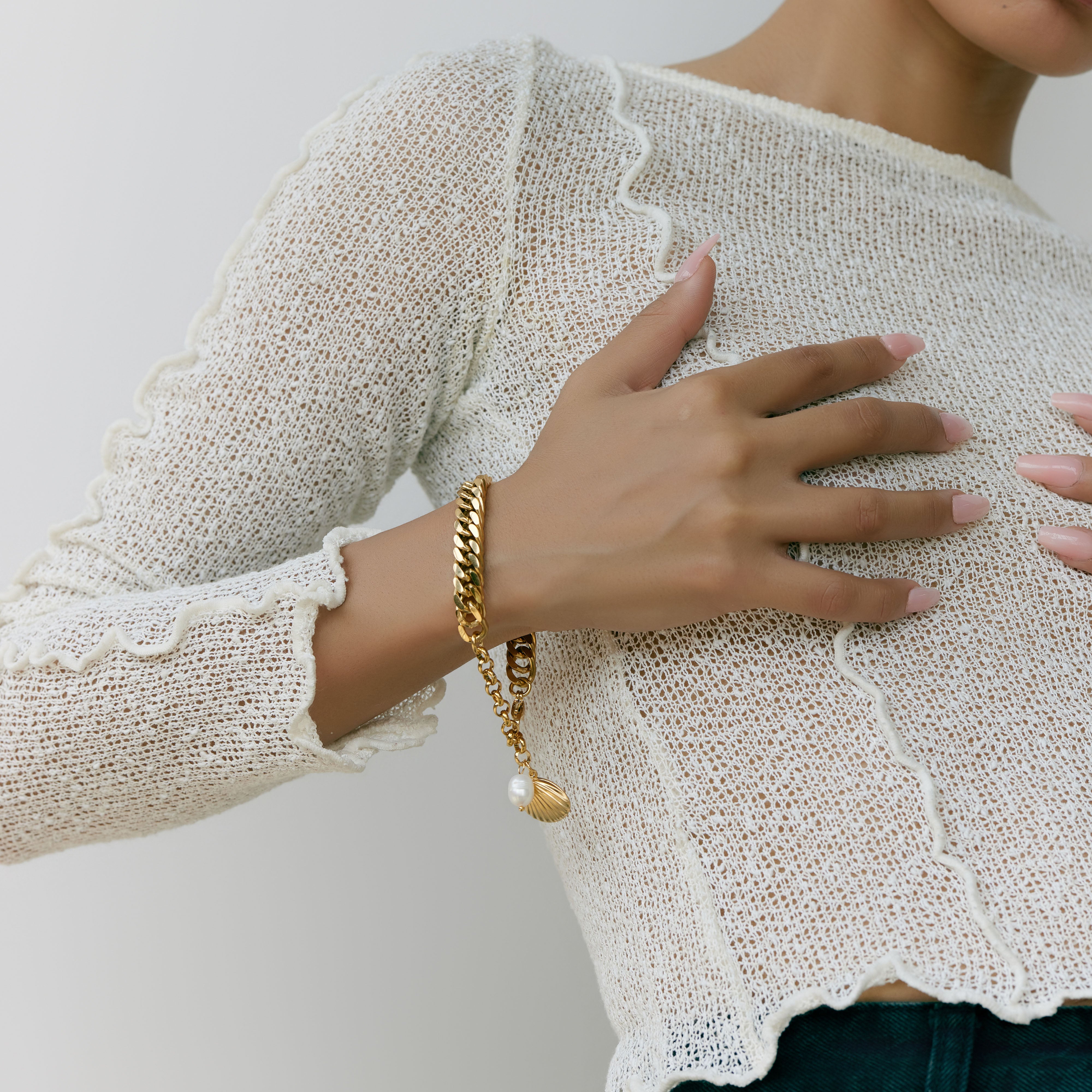 Sanur Seashell Cuban Chain Bracelet in 18K Gold Plated