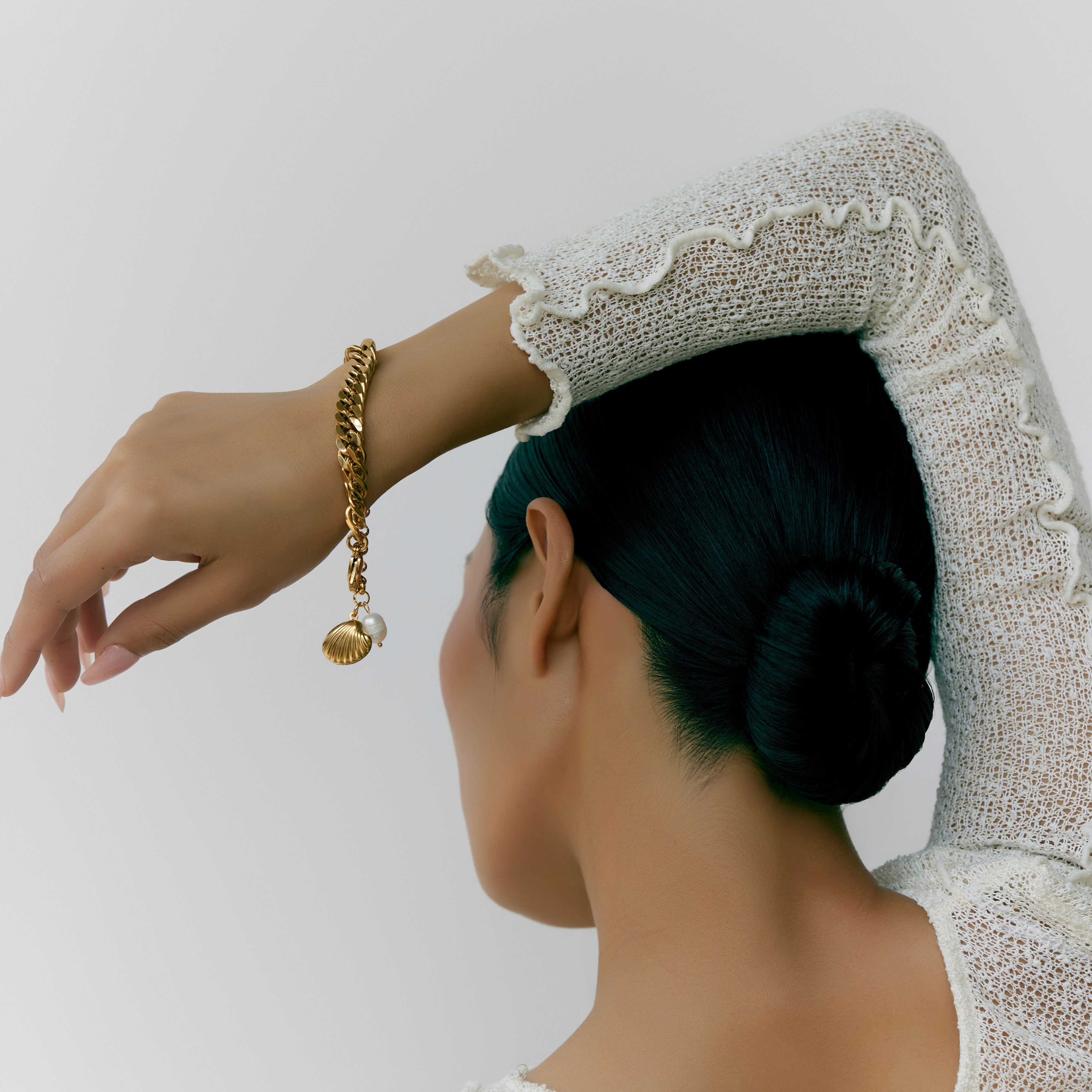 Sanur Seashell Cuban Chain Bracelet in 18K Gold Plated