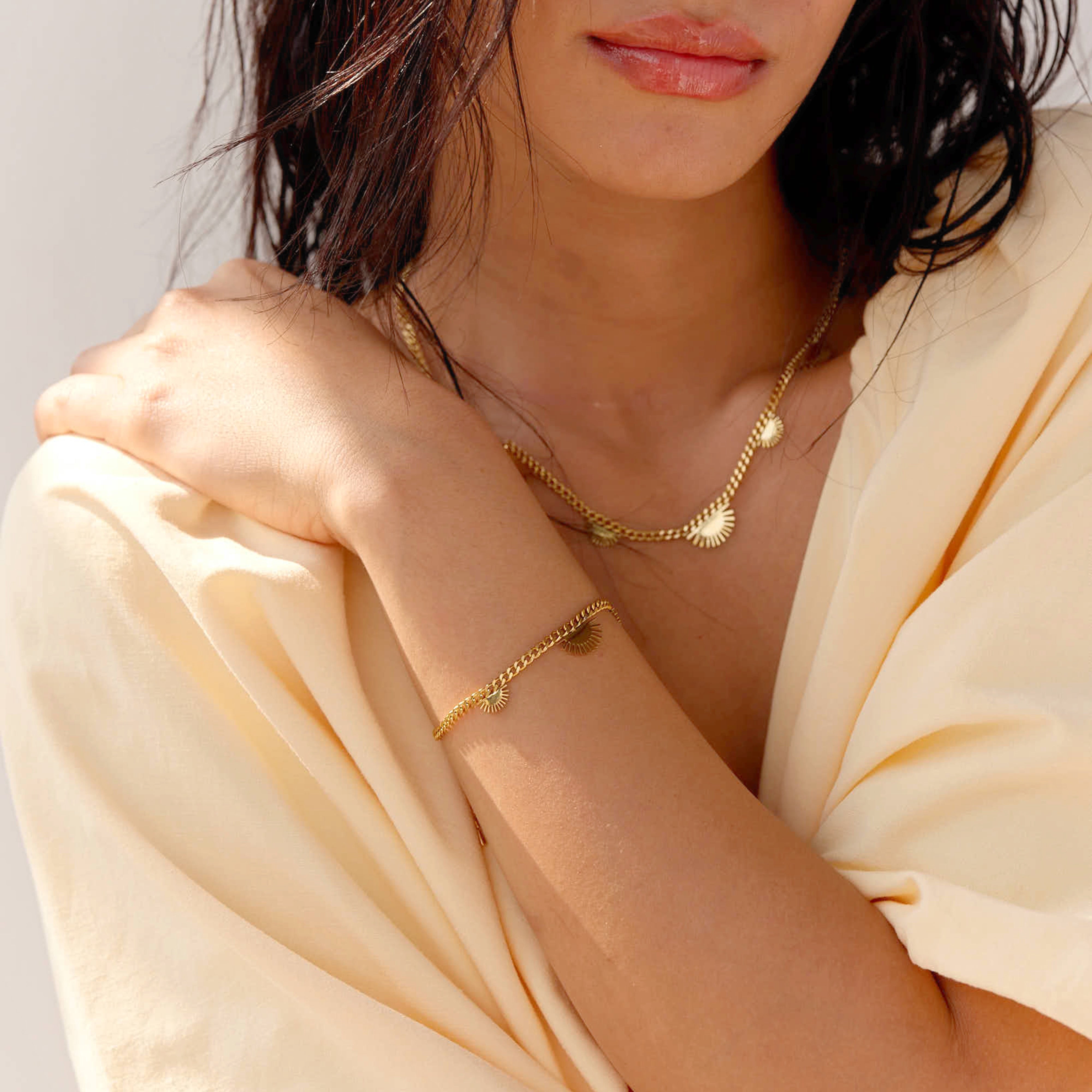 Batur Sunrise Motif Chain Necklace in 18K Gold Plated