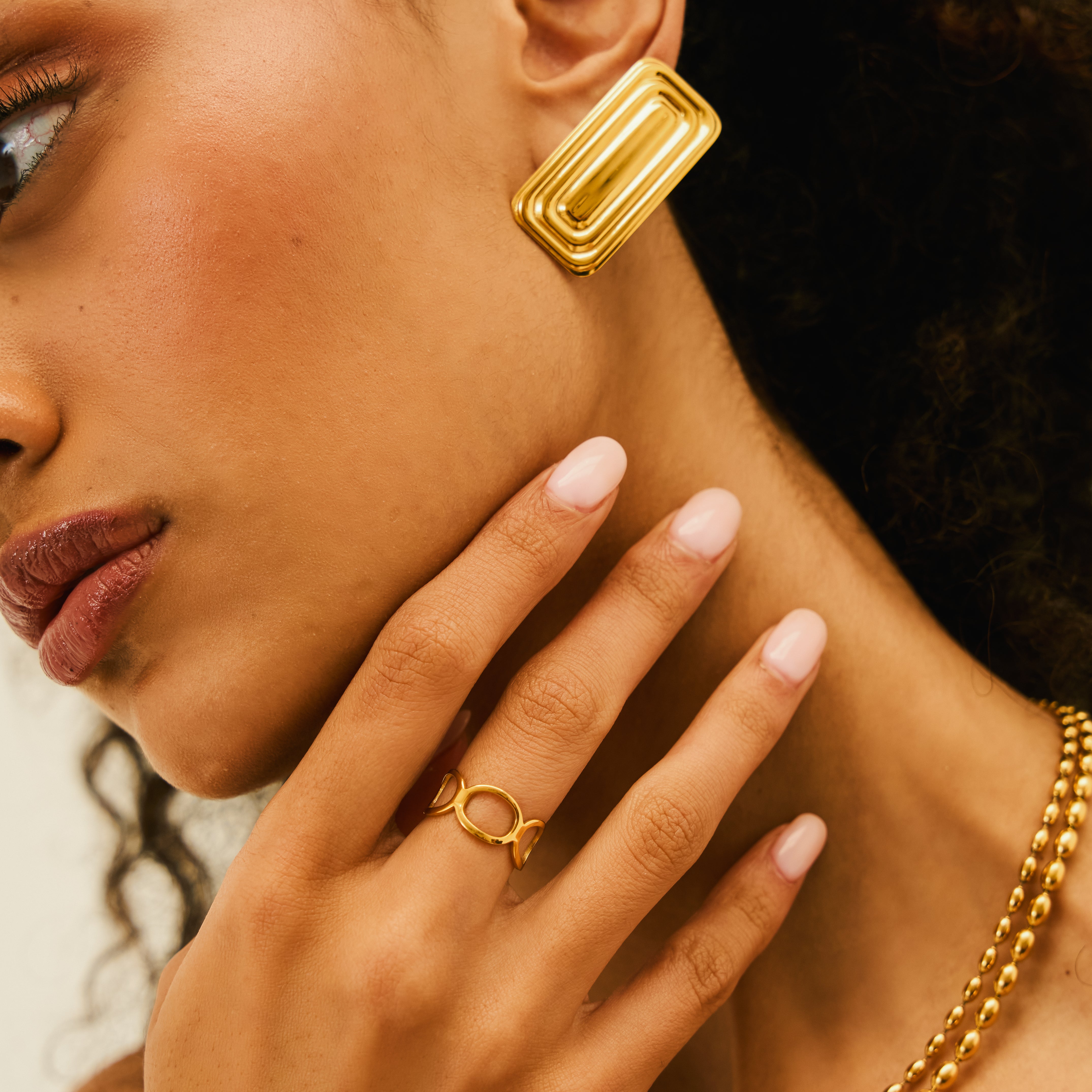 Riviera Statement Bar Earrings in Gold