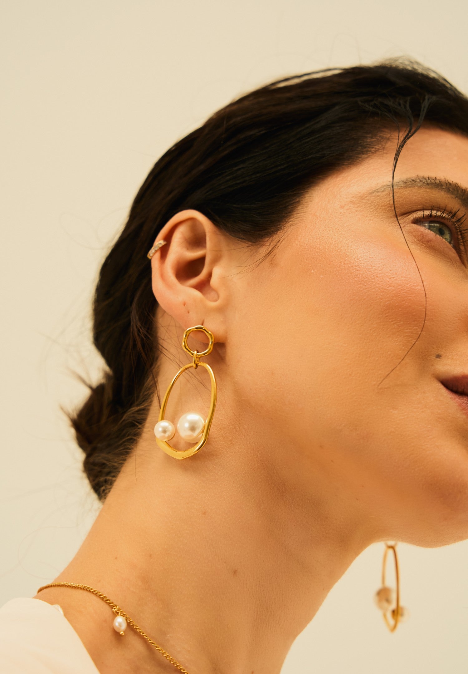 Yara Orbit Pearl Earrings