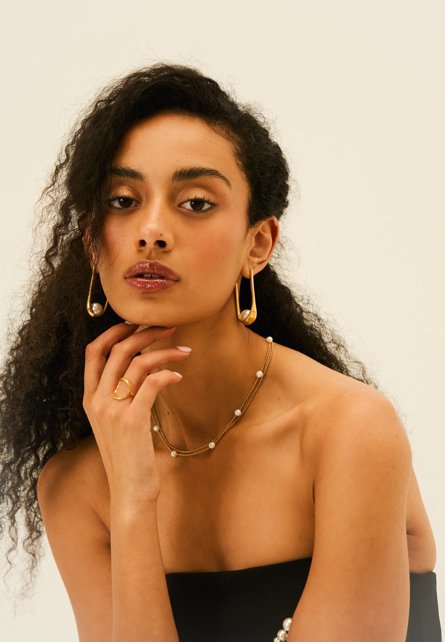 Salma Floating Pearl Choker in 18K Gold Plating