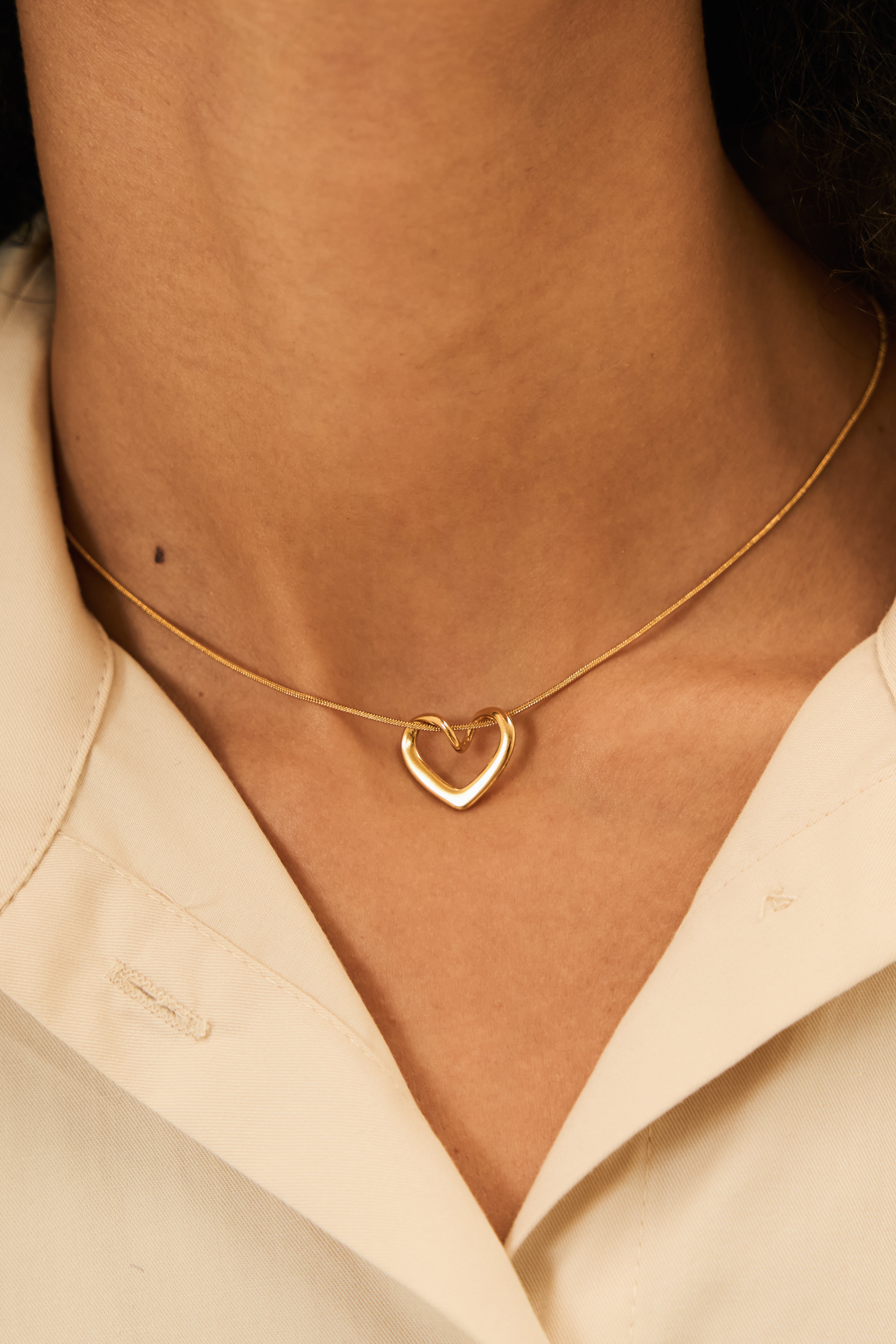 Paloma Pendant Necklace in 18K Gold Plated