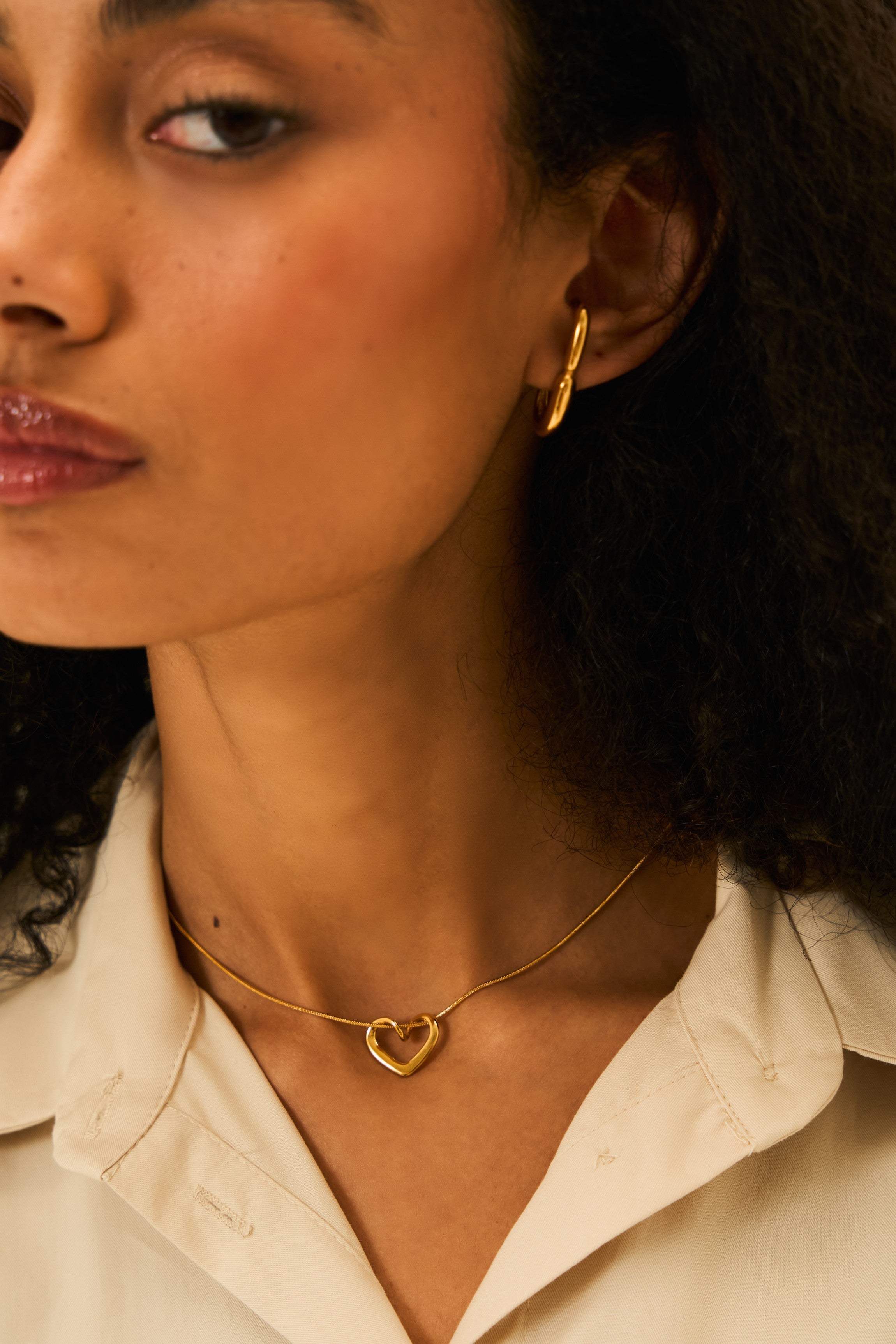 Paloma Pendant Necklace in 18K Gold Plated