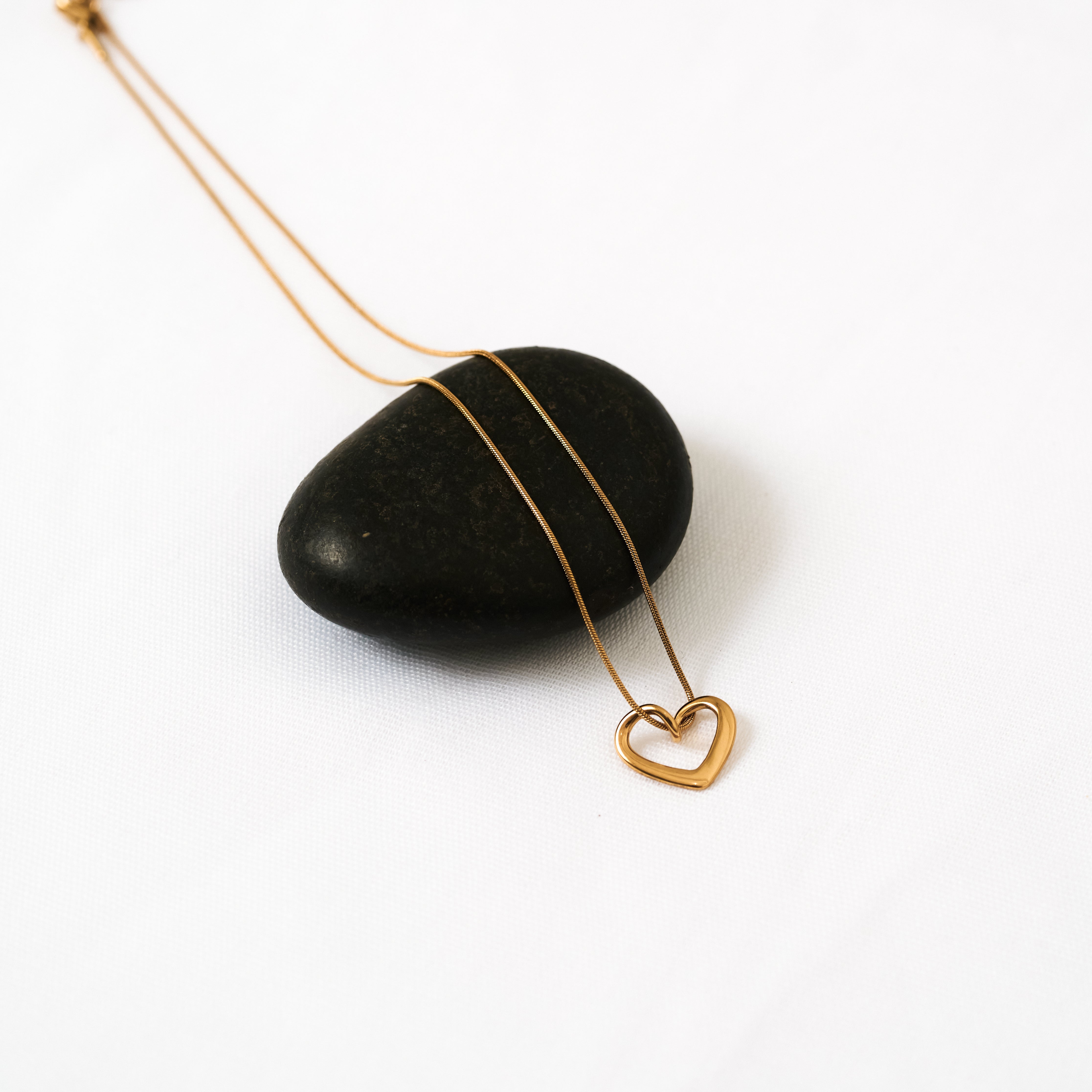 Paloma Pendant Necklace in 18K Gold Plated