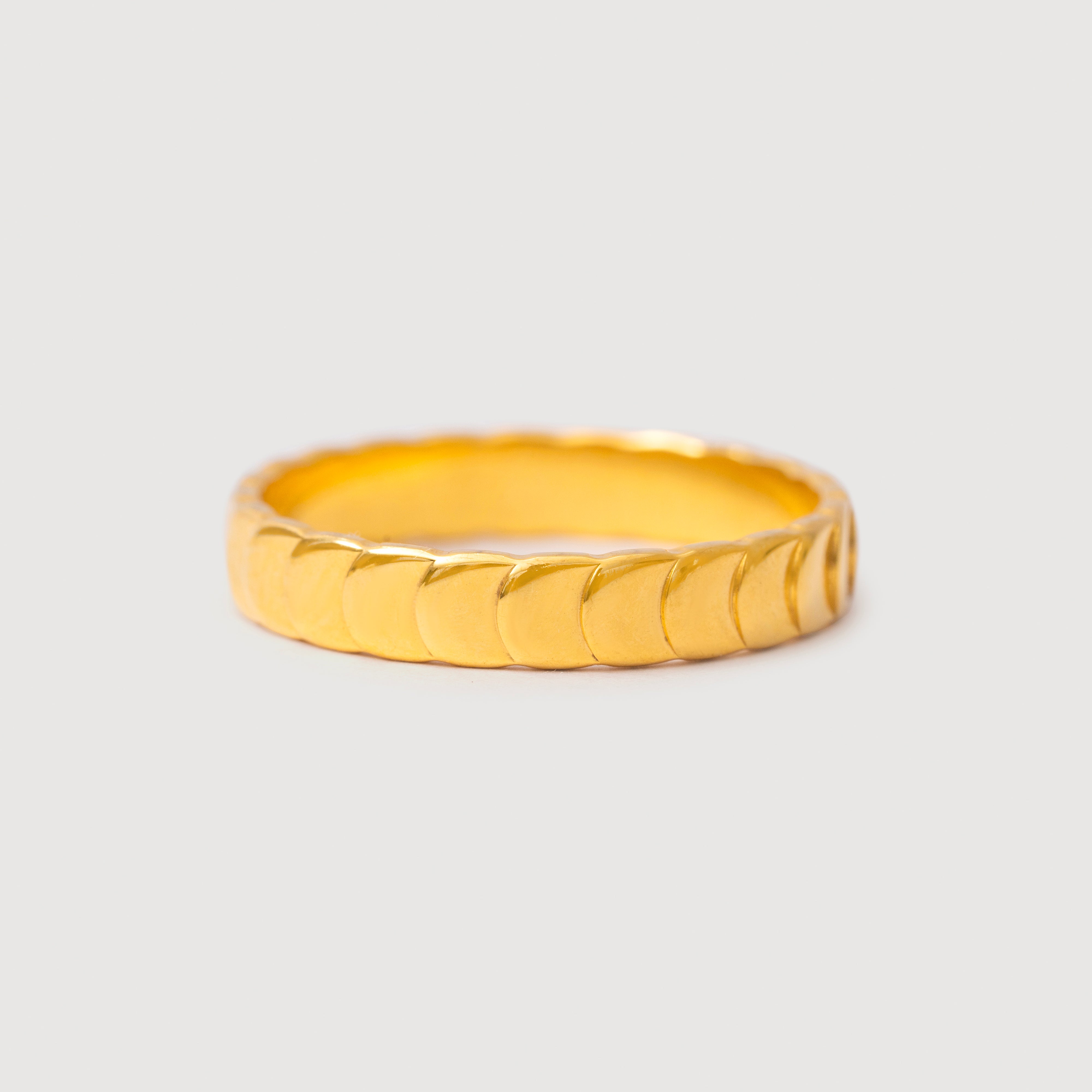 Deema Wave Ring in 18K Gold Plated